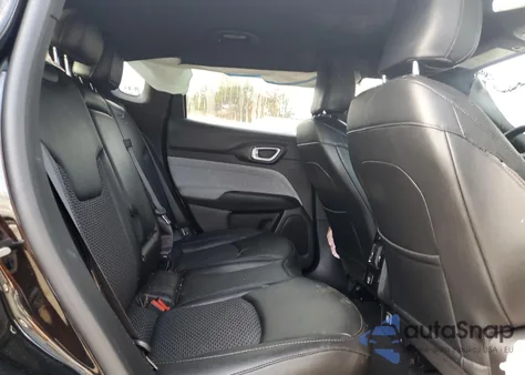 2024 Jeep Compass Latitude z USA, uszkodzony, nr VIN 3C4NJDBN7RT164753